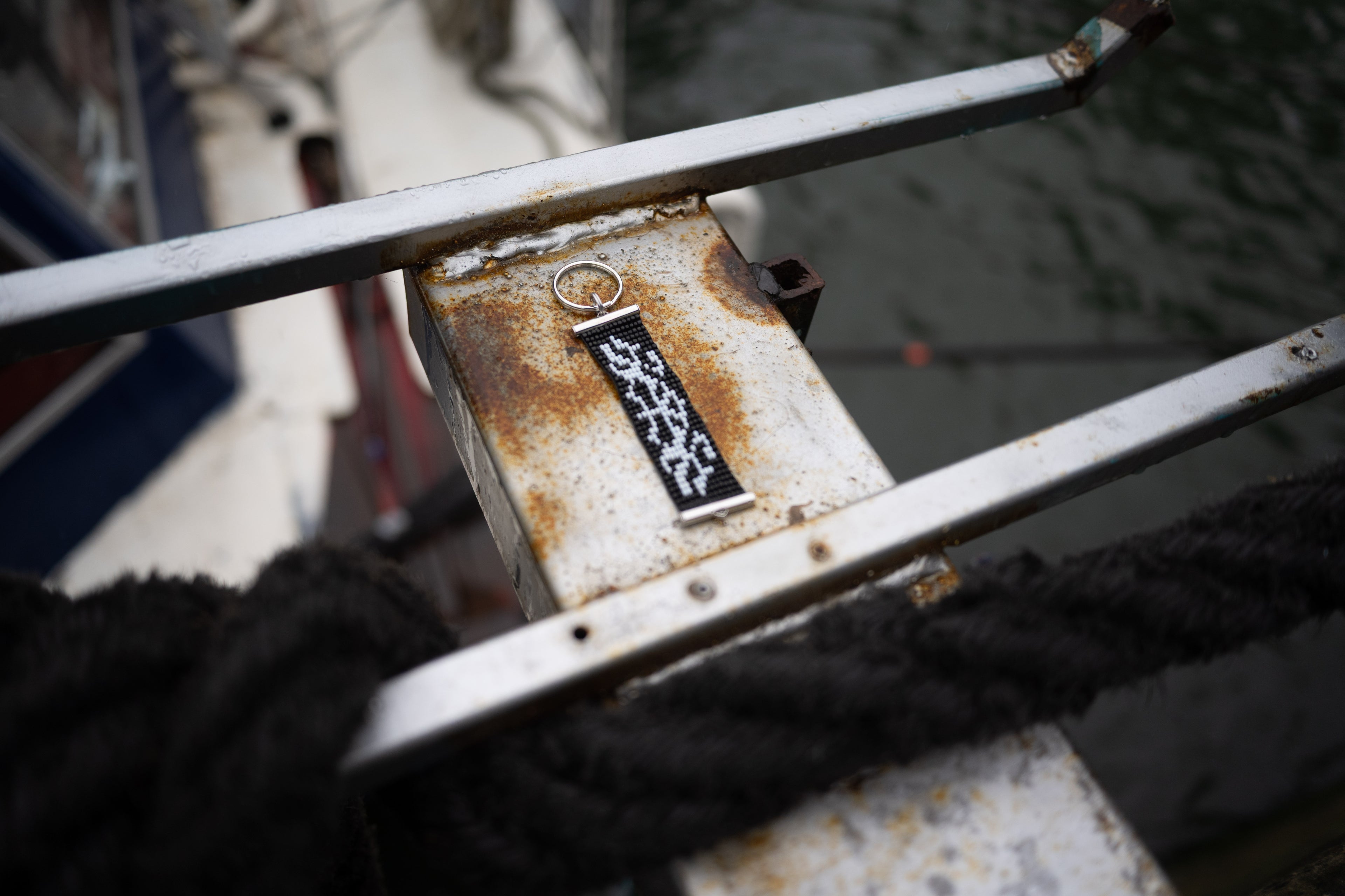 !!! Key chain 8 Monochrome